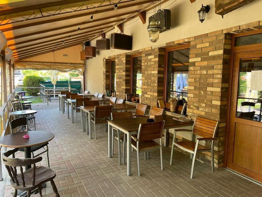 Apartman Katarina V Penzione Pod Smrekom マルティン エクステリア 写真